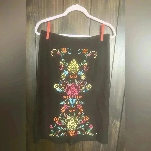 Harold's Black Boho Embroidered Skirt Size 8 - Picture 4 of 8